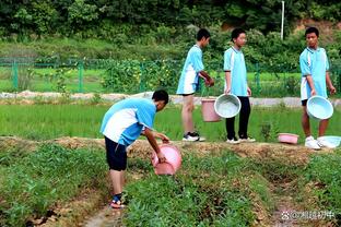 共和报：穆帅赛后表态想留在罗马，但罗马主席暂不考虑续约