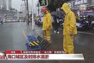 罗德里本场数据：1次造点，11次对抗10成功，3次抢断，评分8.4分